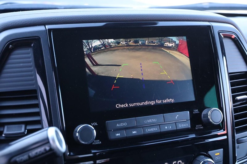 Nissan Titan Vehicle Image 17