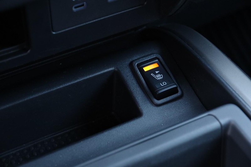 Nissan Titan Vehicle Image 19