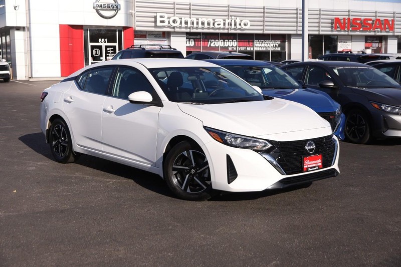 Nissan Sentra Vehicle Image 02