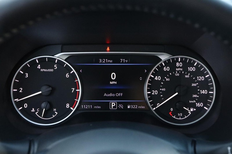 Nissan Sentra Vehicle Image 13