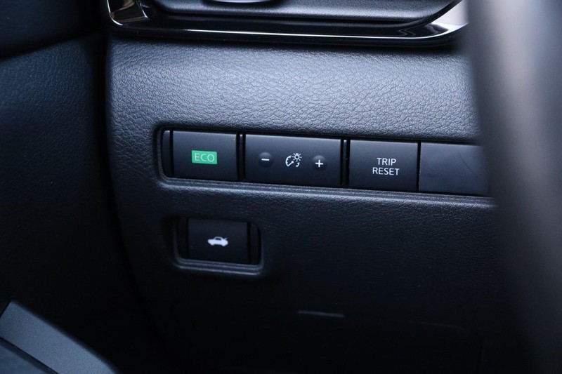 Nissan Sentra Vehicle Image 19