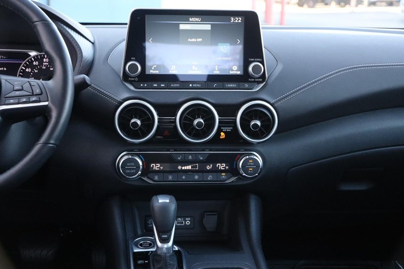 Nissan Sentra Vehicle Image 23