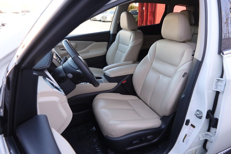 Nissan Murano Vehicle Image 09