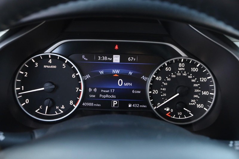 Nissan Murano Vehicle Image 14