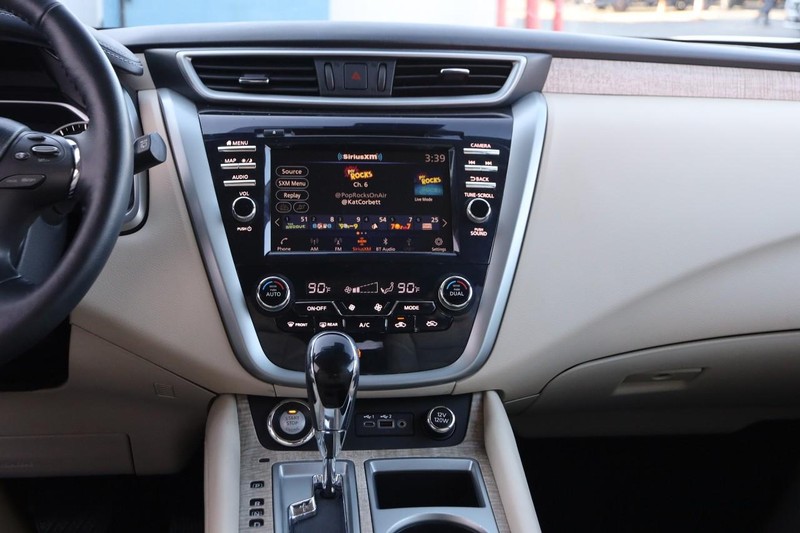 Nissan Murano Vehicle Image 24