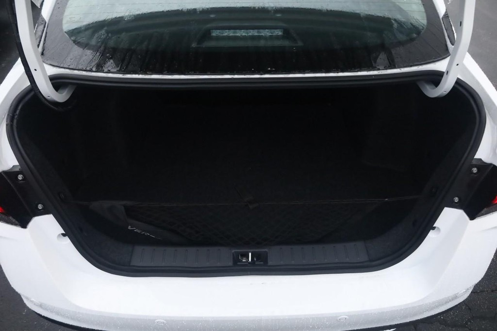 Nissan Versa Vehicle Image 07