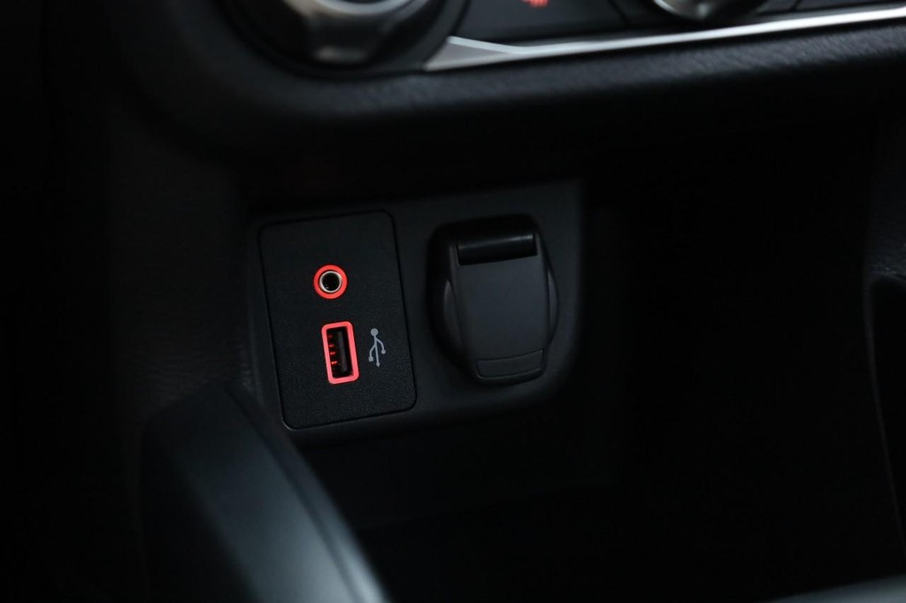 Nissan Versa Vehicle Image 14