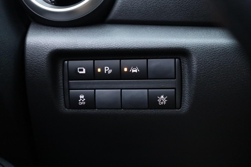 Nissan Versa Vehicle Image 18
