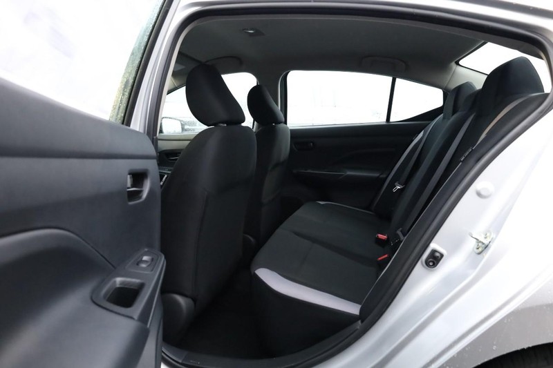 Nissan Versa Vehicle Image 19