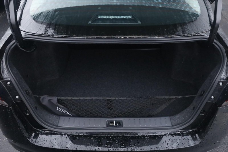 Nissan Versa Vehicle Image 07