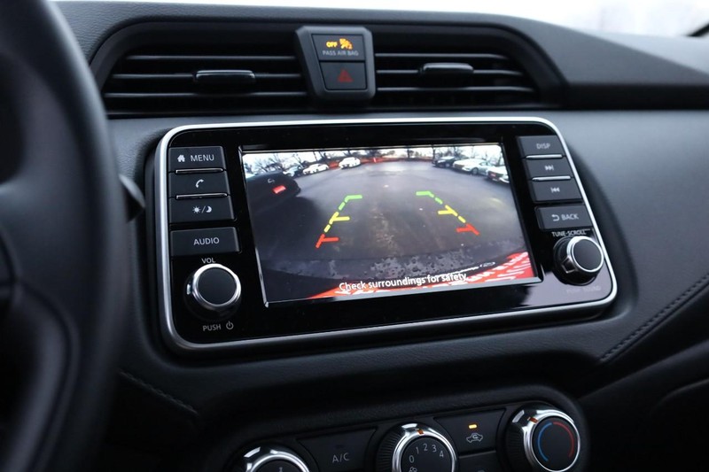 Nissan Versa Vehicle Image 12