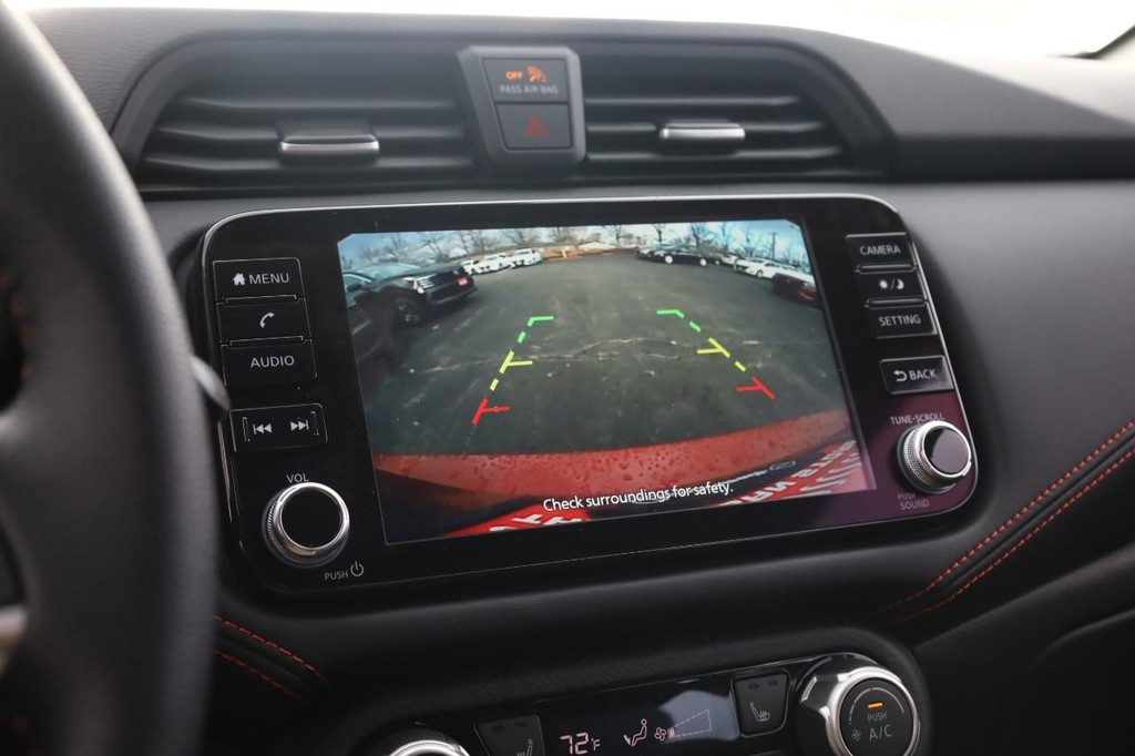 Nissan Versa Vehicle Image 12