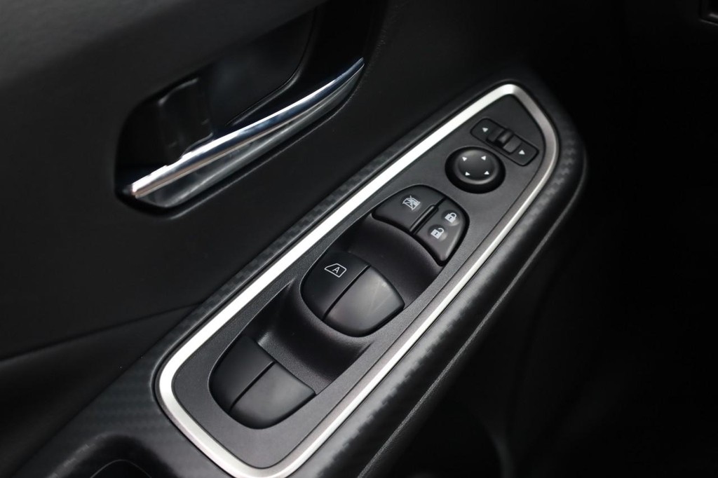 Nissan Versa Vehicle Image 17