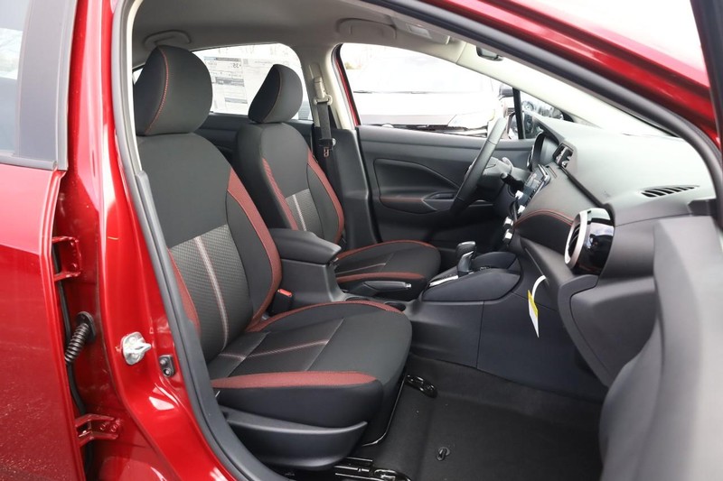 Nissan Versa Vehicle Image 23