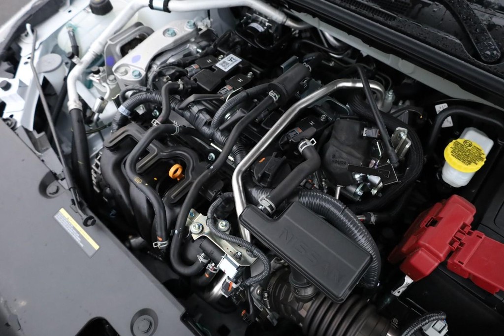 Nissan Sentra Vehicle Image 24