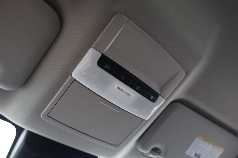 Nissan Sentra Vehicle Full-screen Gallery Image 17