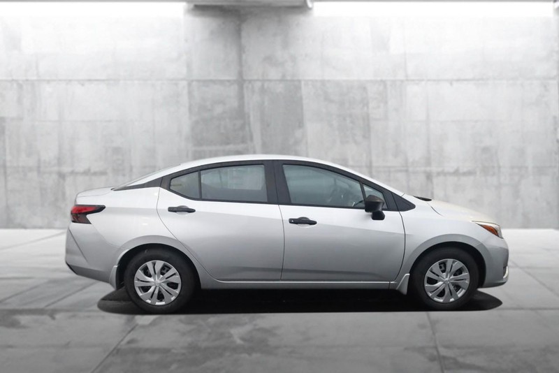 Nissan Versa Vehicle Image 05