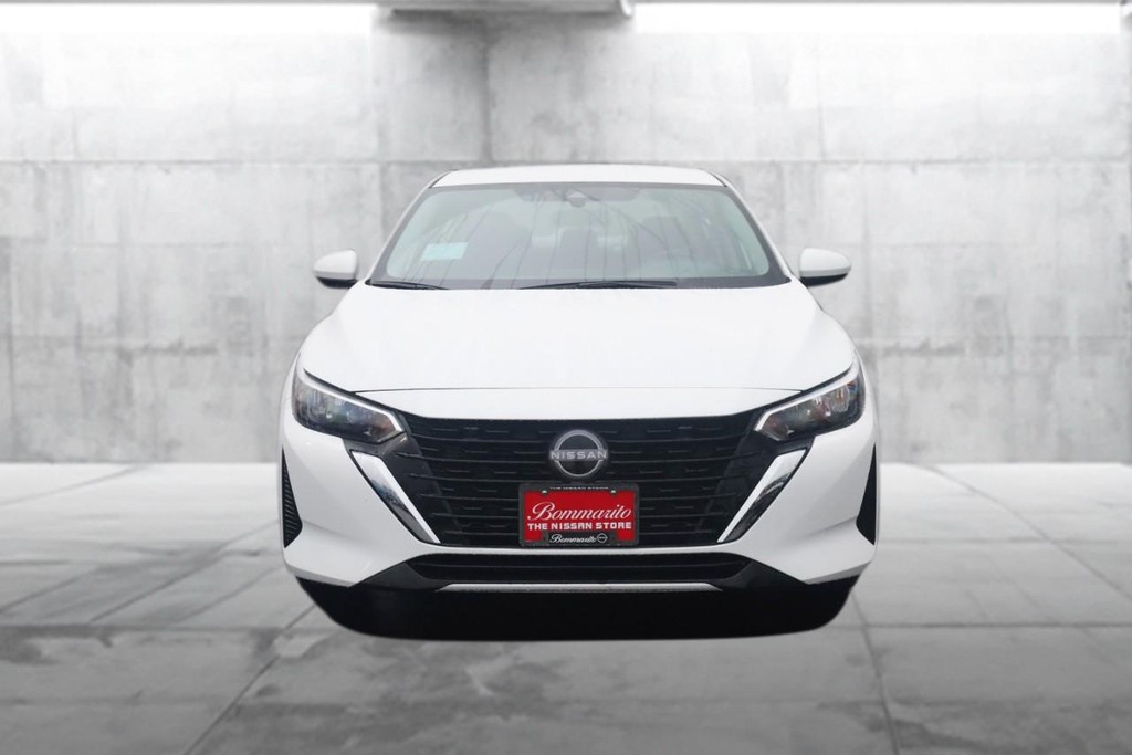 Nissan Sentra Vehicle Image 04