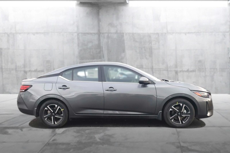 Nissan Sentra Vehicle Image 05