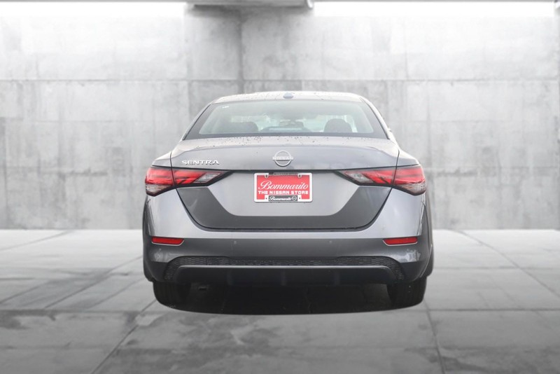 Nissan Sentra Vehicle Image 06