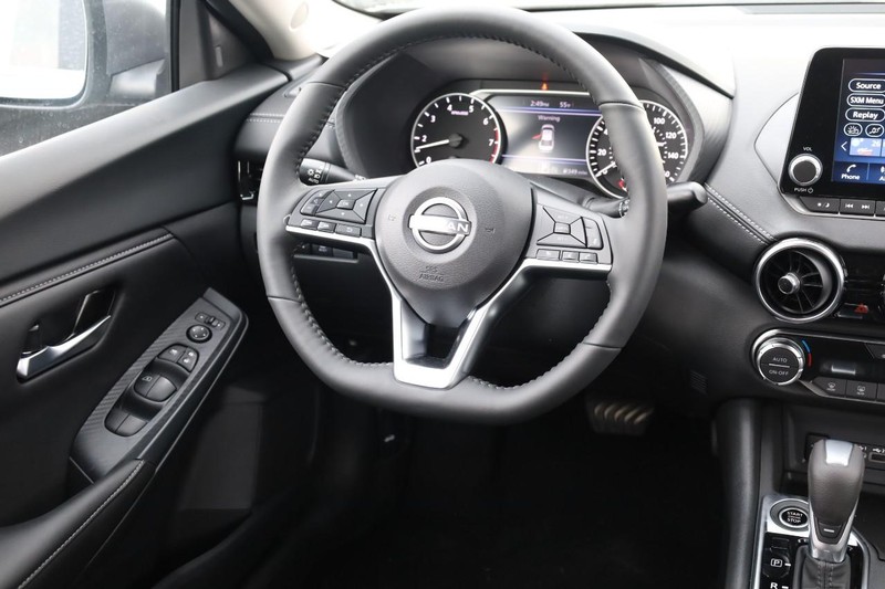 Nissan Sentra Vehicle Image 23