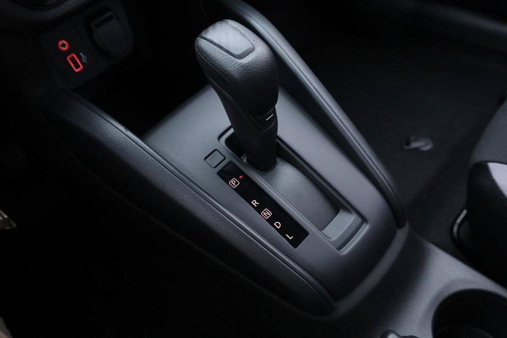 Nissan Versa Vehicle Image 15