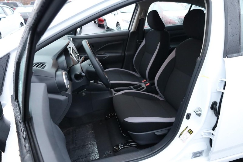 Nissan Versa Vehicle Image 08