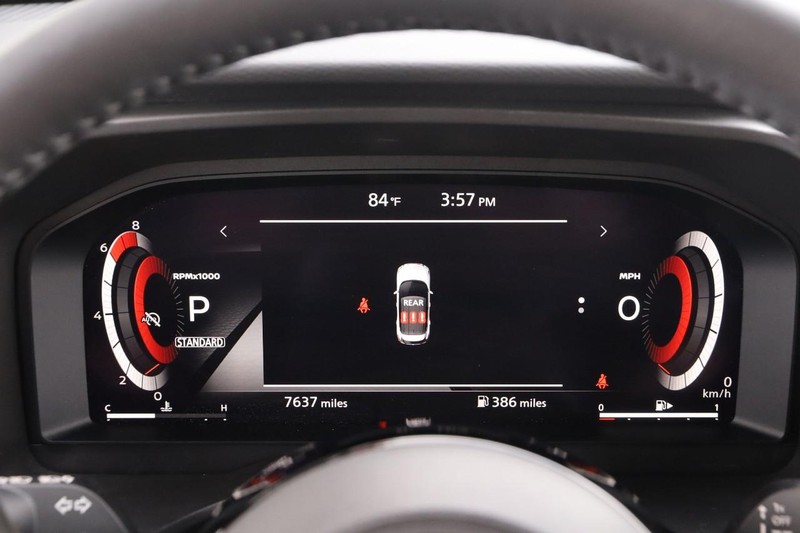 Nissan Rogue Vehicle Full-screen Gallery Image 14