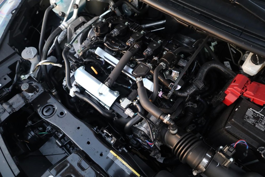 Nissan Versa Vehicle Image 24