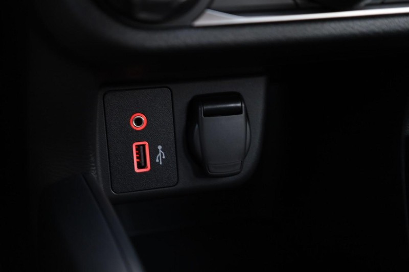 Nissan Versa Vehicle Image 14