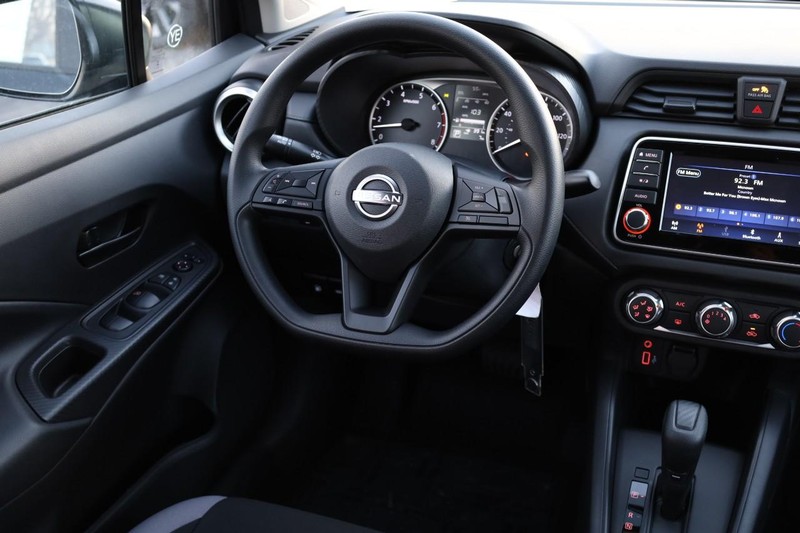 Nissan Versa Vehicle Image 22