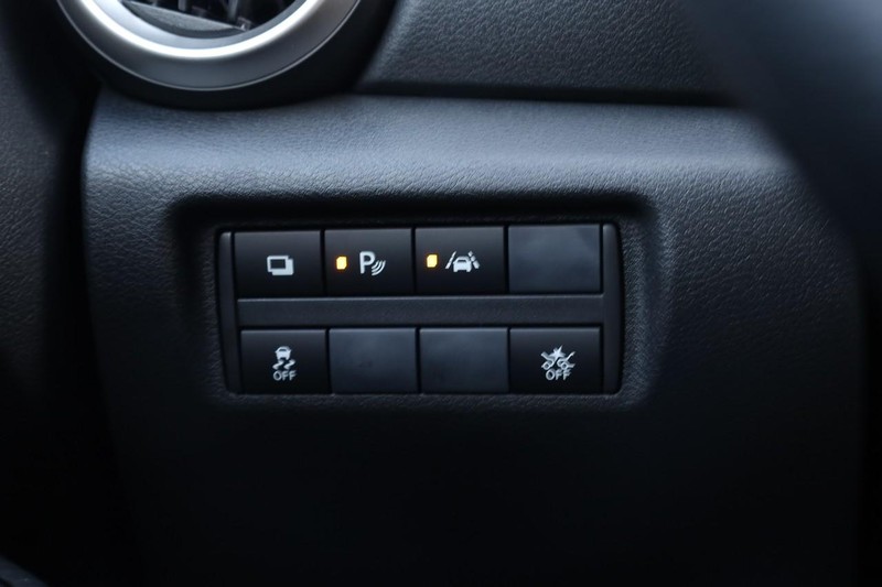 Nissan Versa Vehicle Image 18