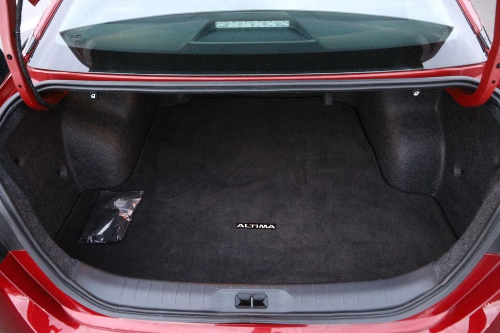 Nissan Altima Vehicle Image 07