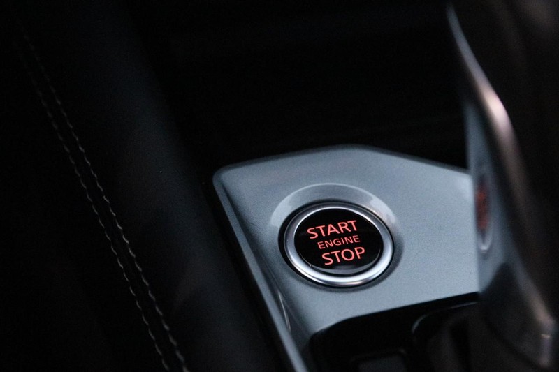 Nissan Altima Vehicle Full-screen Gallery Image 18