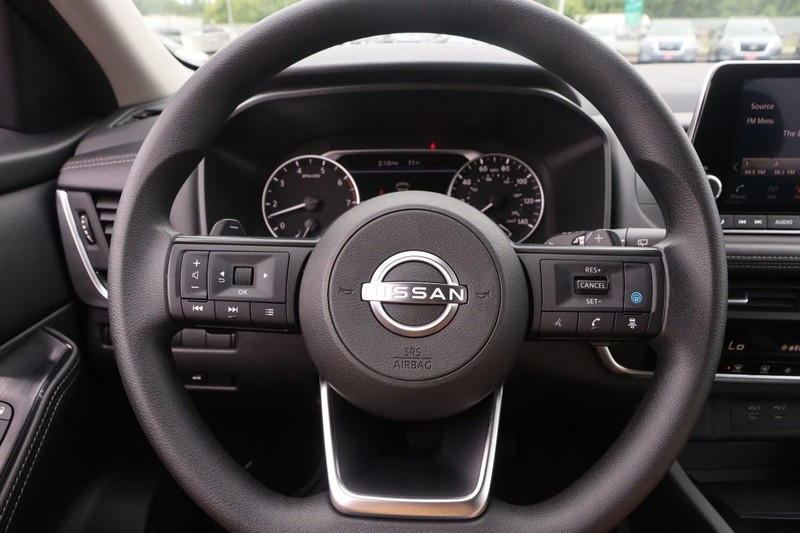 Nissan Rogue Vehicle Image 11