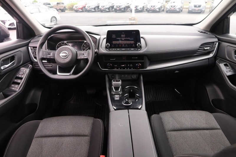 Nissan Rogue Vehicle Image 21