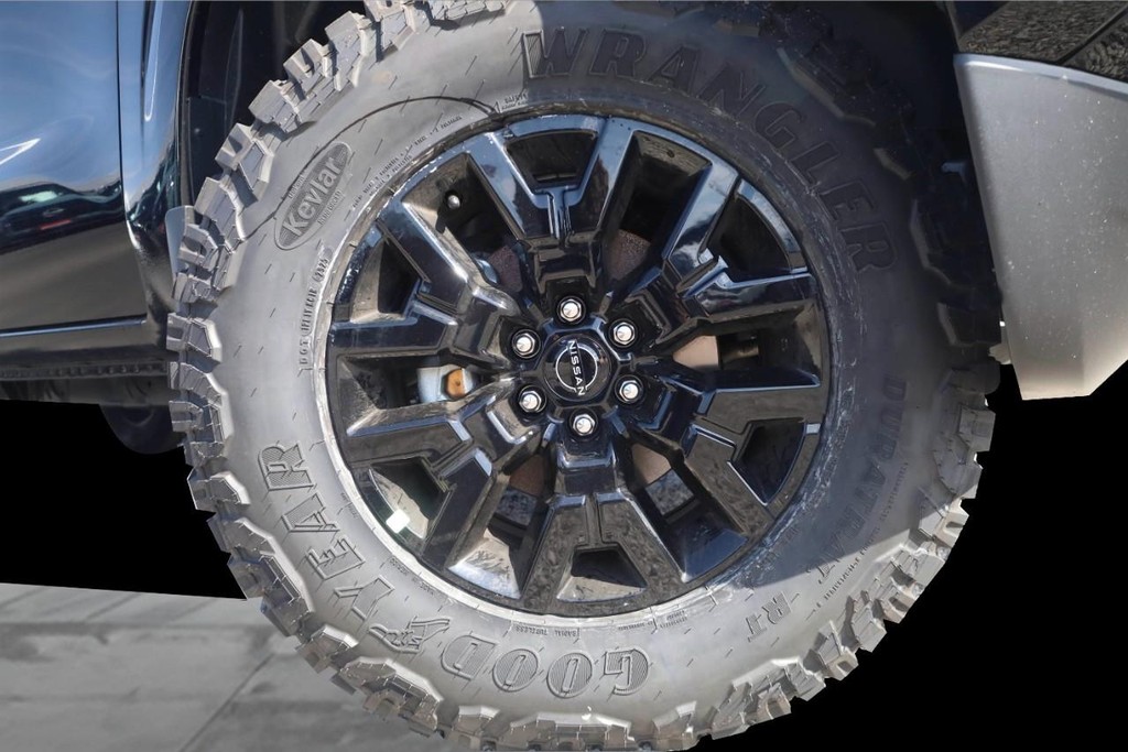 Nissan Frontier Vehicle Image 03