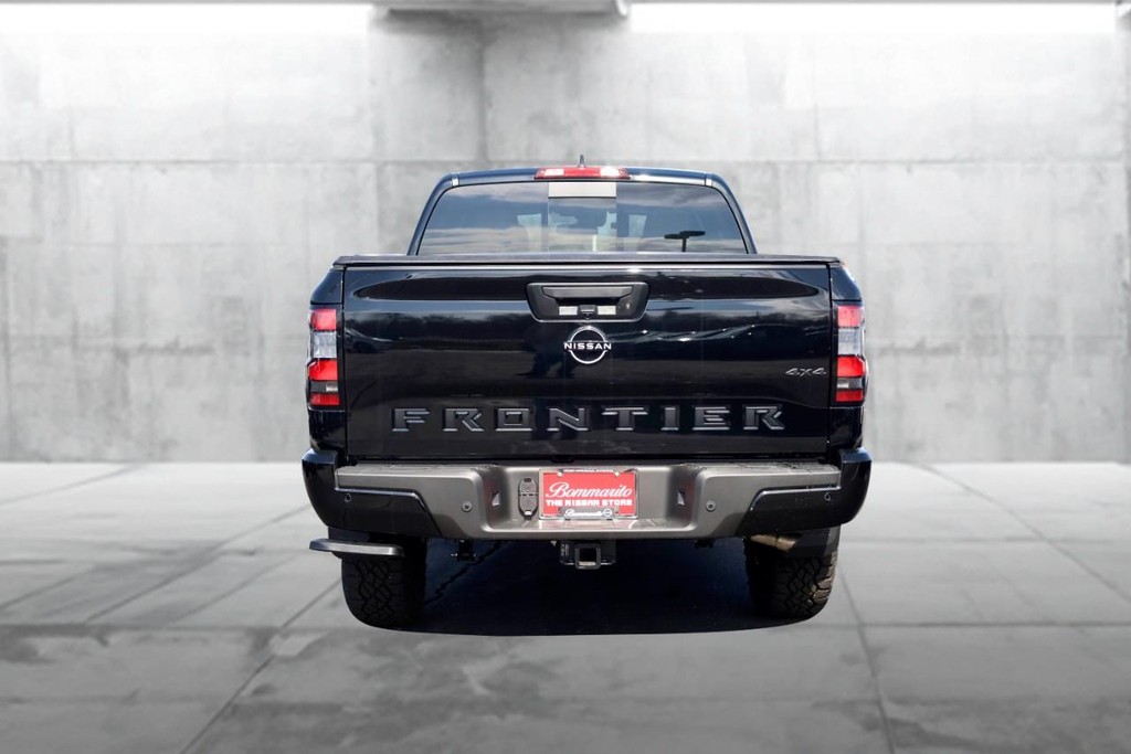 Nissan Frontier Vehicle Image 06