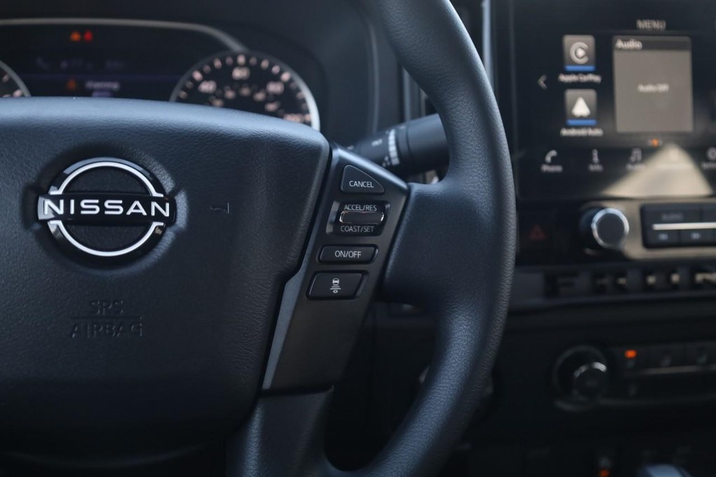 Nissan Frontier Vehicle Image 09