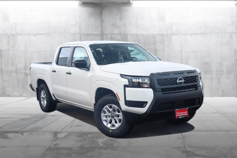 Nissan Frontier Vehicle Image 02