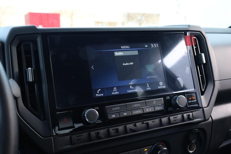 Nissan Frontier Vehicle Image 11