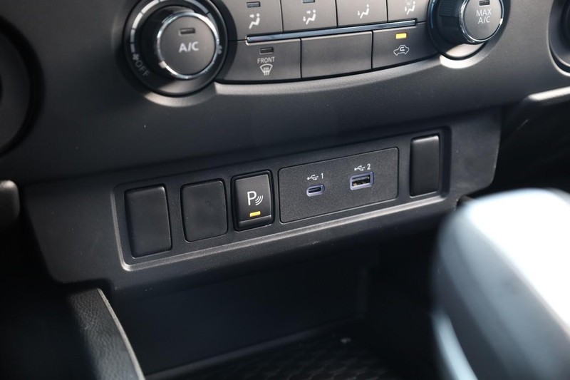 Nissan Frontier Vehicle Image 14