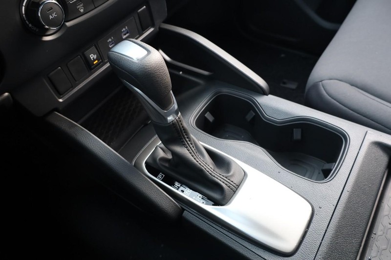 Nissan Frontier Vehicle Image 15