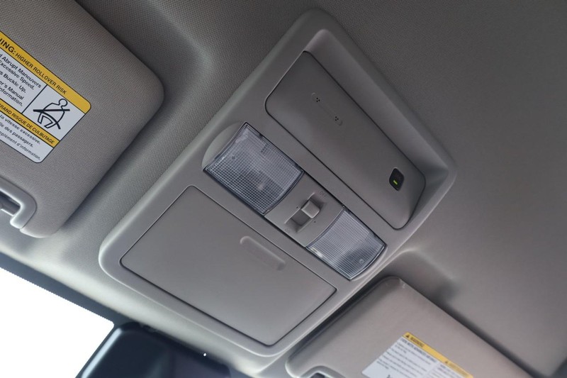 Nissan Frontier Vehicle Image 16