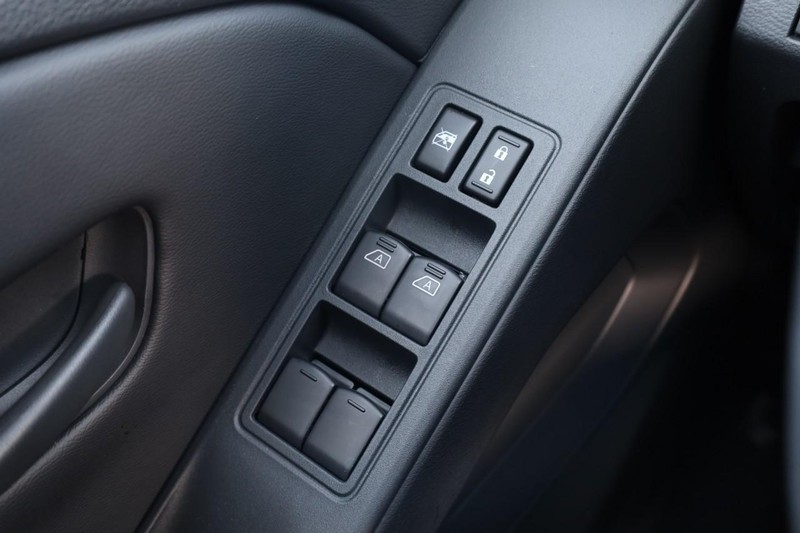 Nissan Frontier Vehicle Image 17