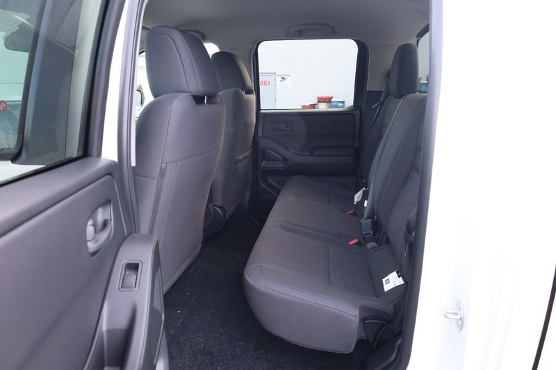 Nissan Frontier Vehicle Image 19