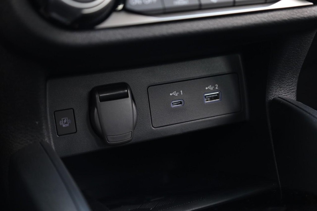 Nissan Versa Vehicle Image 14