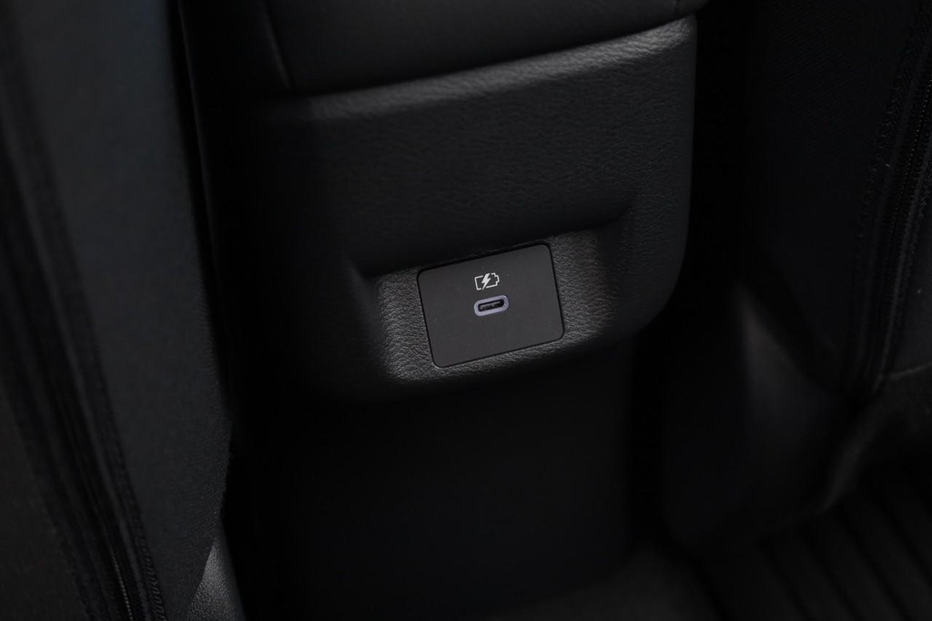 Nissan Versa Vehicle Image 20