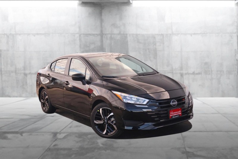 Nissan Versa Vehicle Image 02