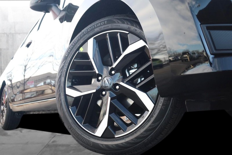 Nissan Versa Vehicle Image 03